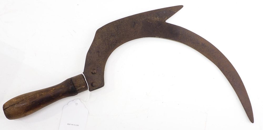 Lot 738: Unusual scythe