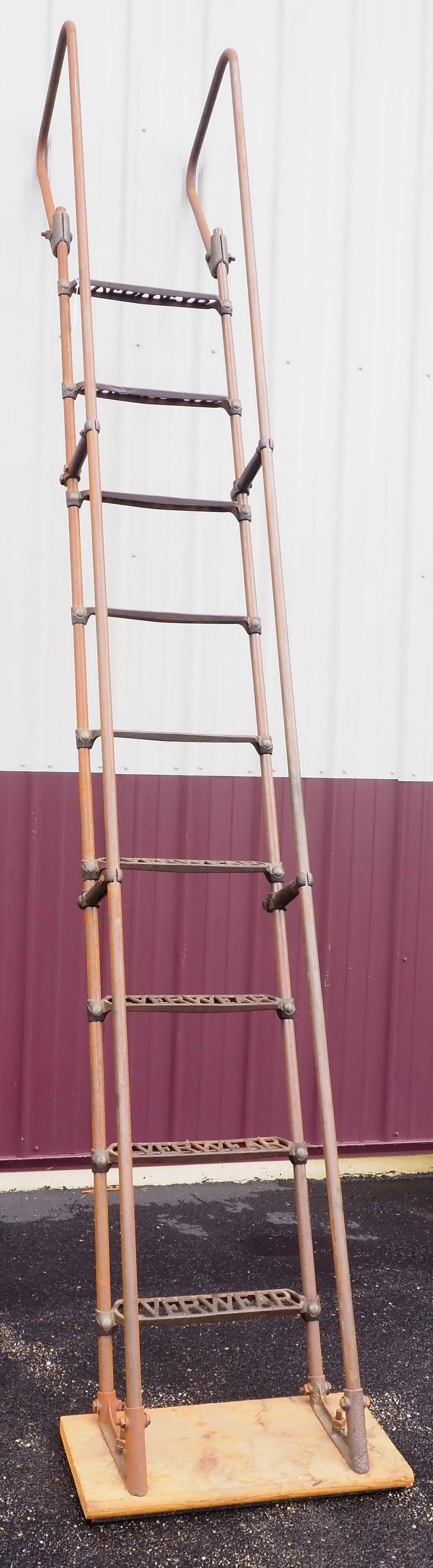 Lot 743: Large ladder with Everwear steps