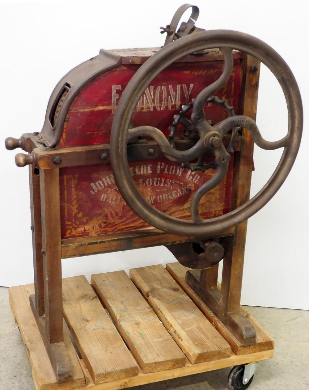 Lot 760: Economy 11 floor model corn sheller
