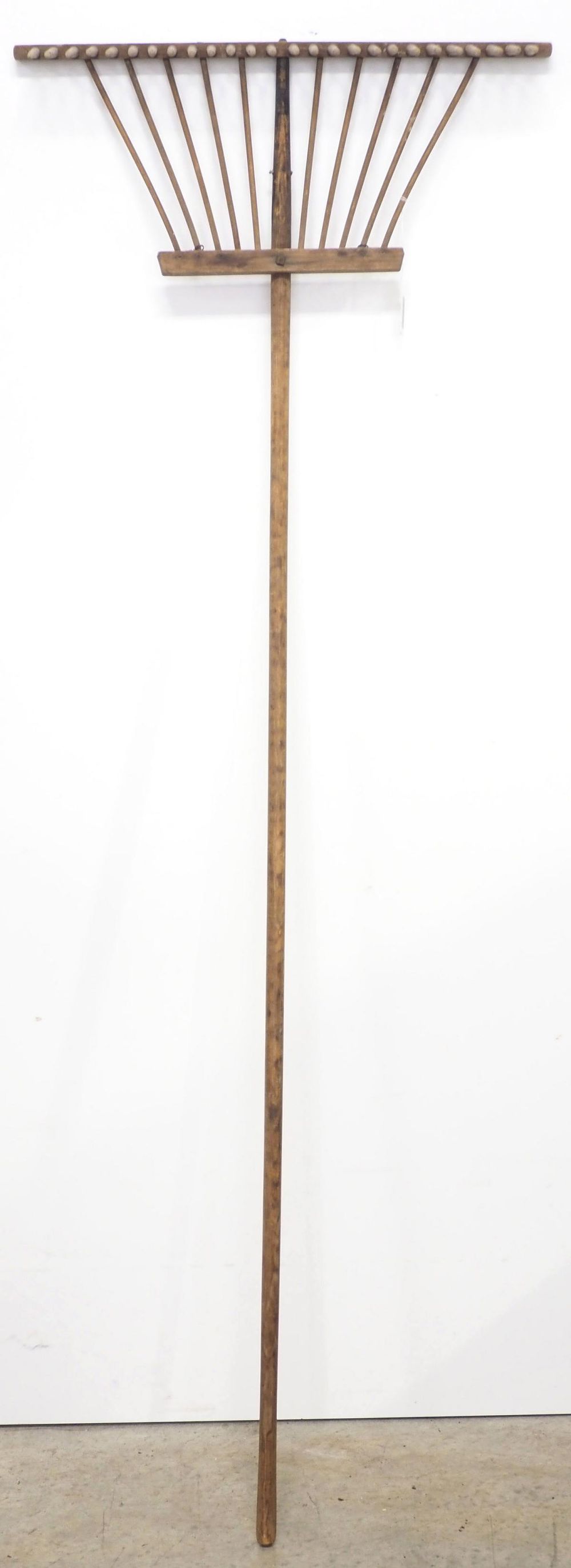 Lot 768: Primitive wooden rake