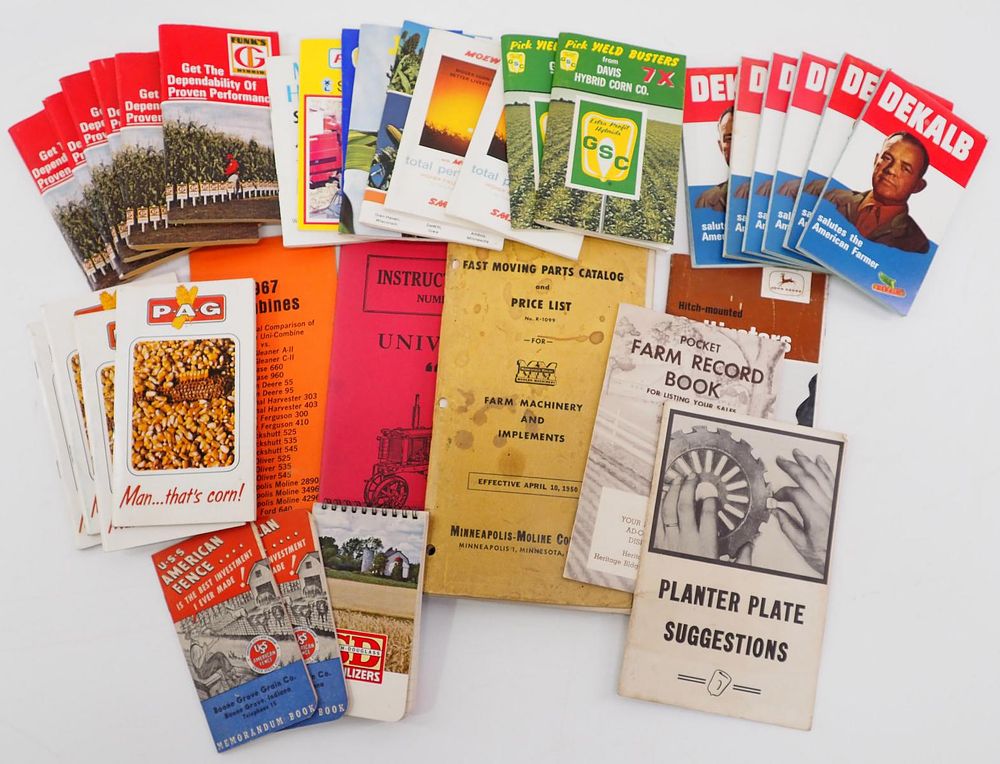 Lot 770: Assortment of memo books and brochures