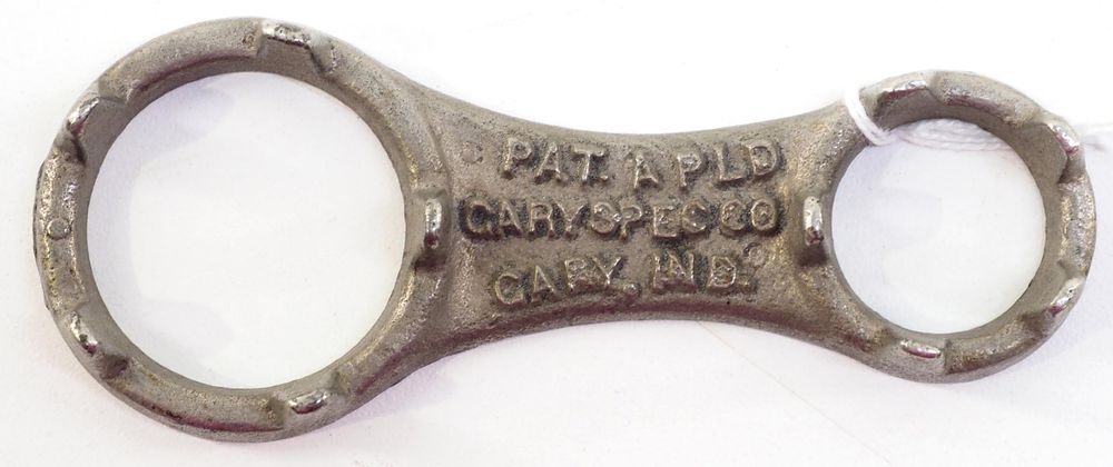 Lot 790: Handheld corn & popcorn sheller