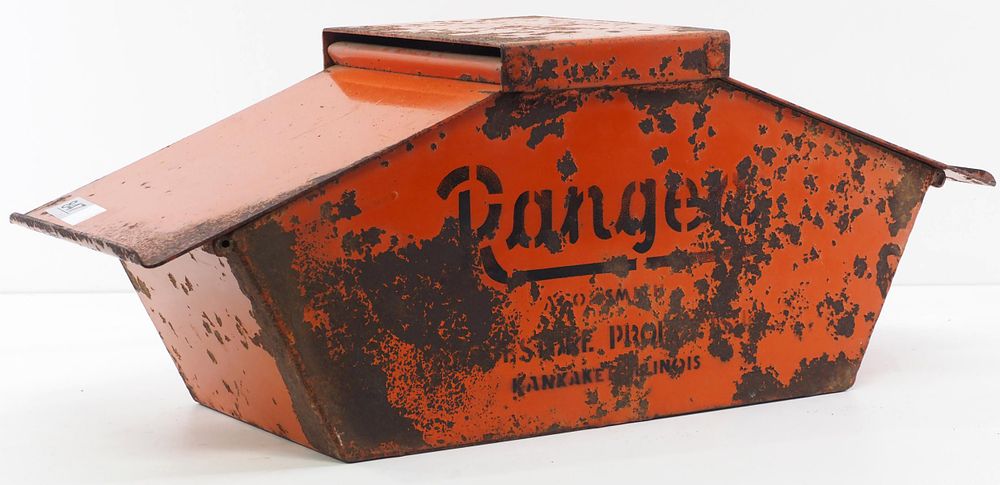 Lot 847: Ranger cast iron pig feeder by Harvestore