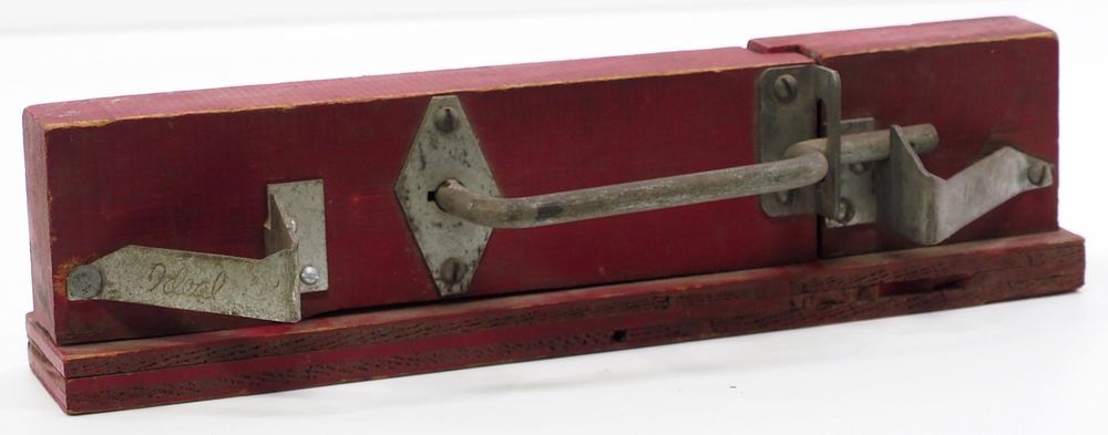 Lot 871: Salesman sample Ideal Barn Door Latch