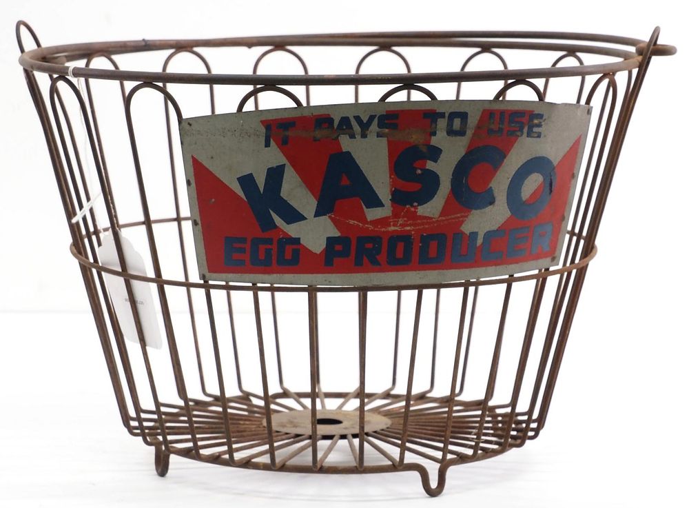 Lot 874: Kasco Egg Products wire egg basket