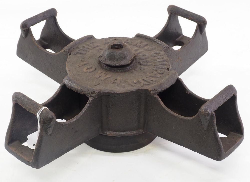 Lot 879: Adams Co. rotating washline post top