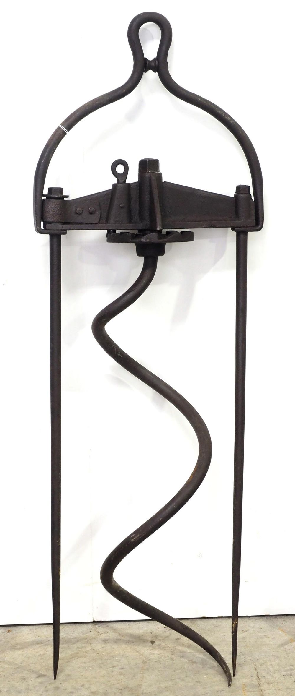 Lot 892: Corkscrew hay spear