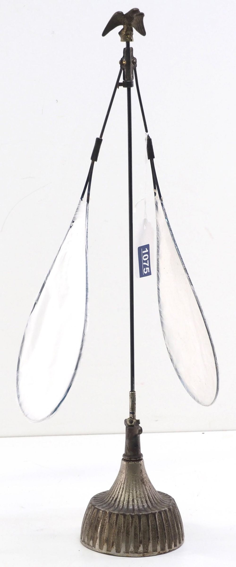 Lot 1075: Clockwork fly fan with eagle finial