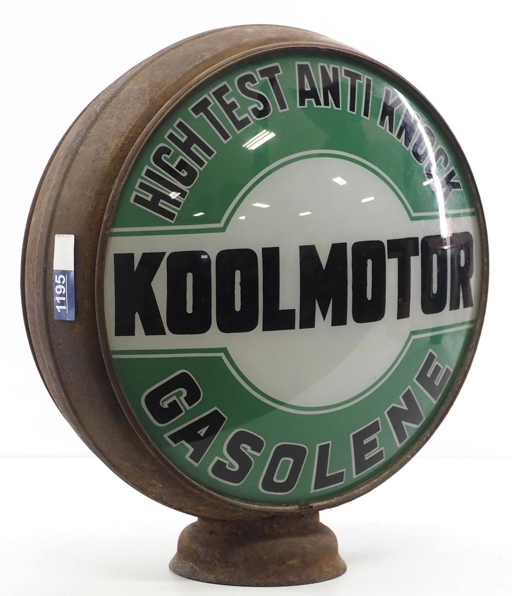 Lot 1195: Koolmotor Gasoline gas pump globe
