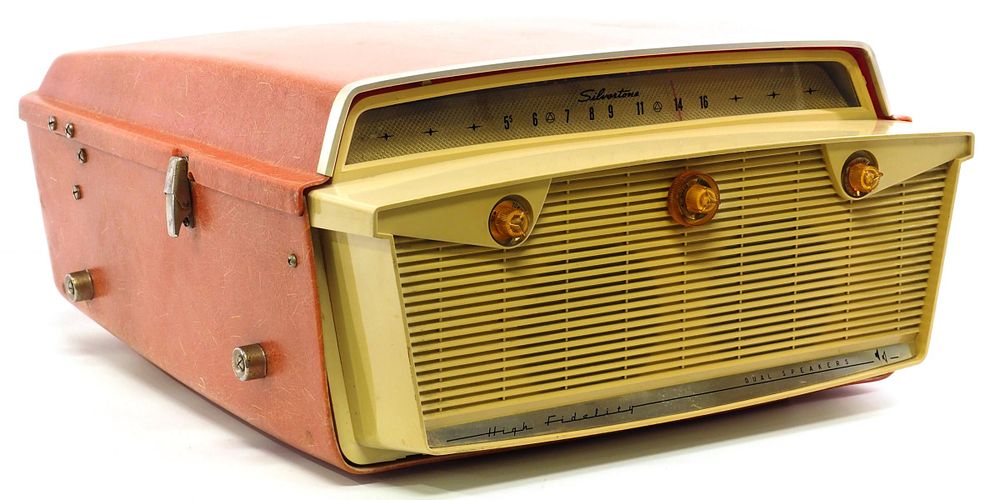 Lot 1294: Silvertone Syntronic radio/phonograph