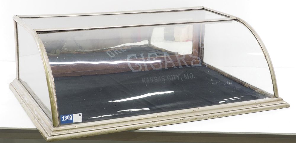Lot 1300: Curved front countertop cigar showcase