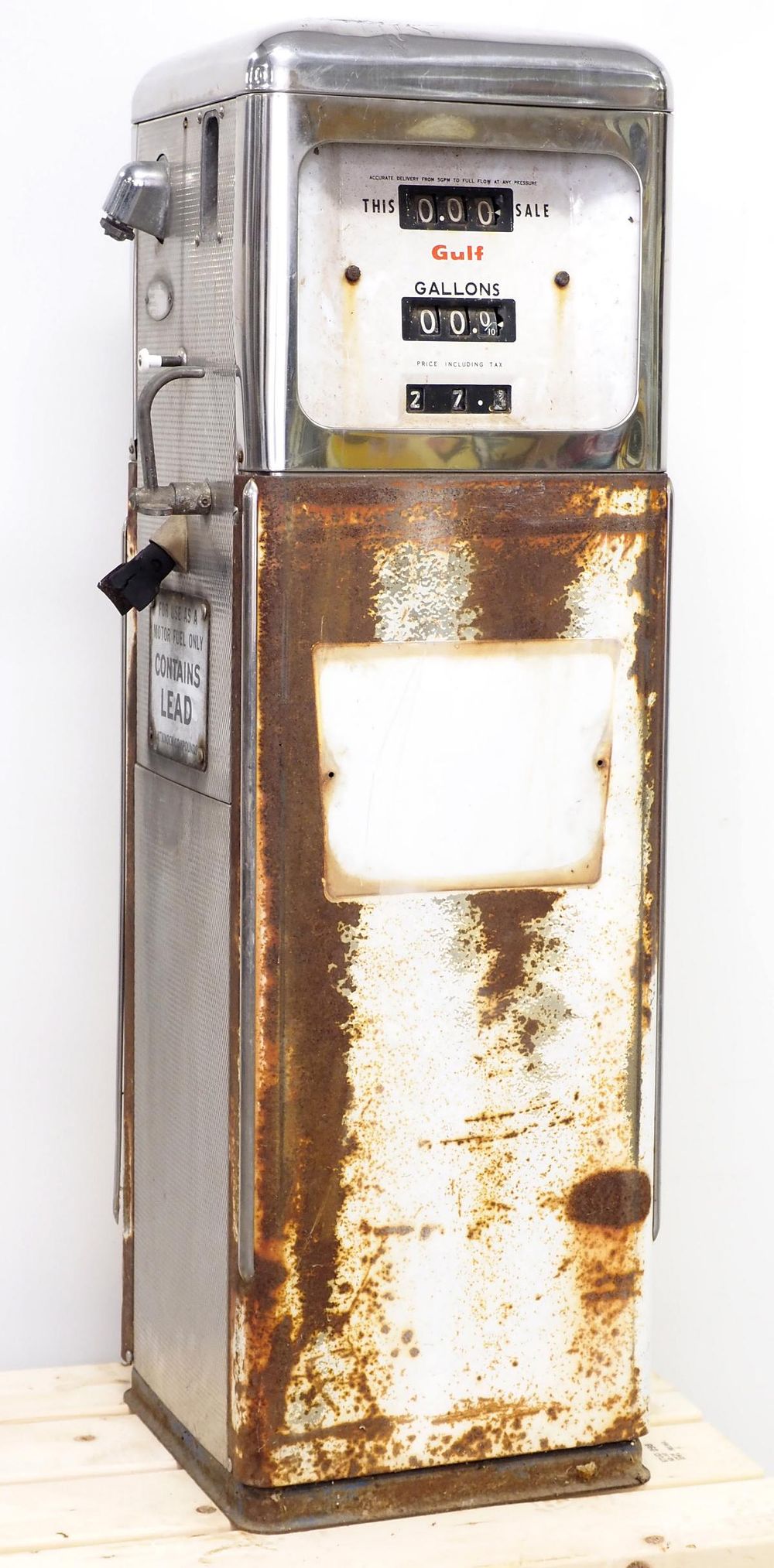 Lot 1453: Gulf chrome-top gas pump
