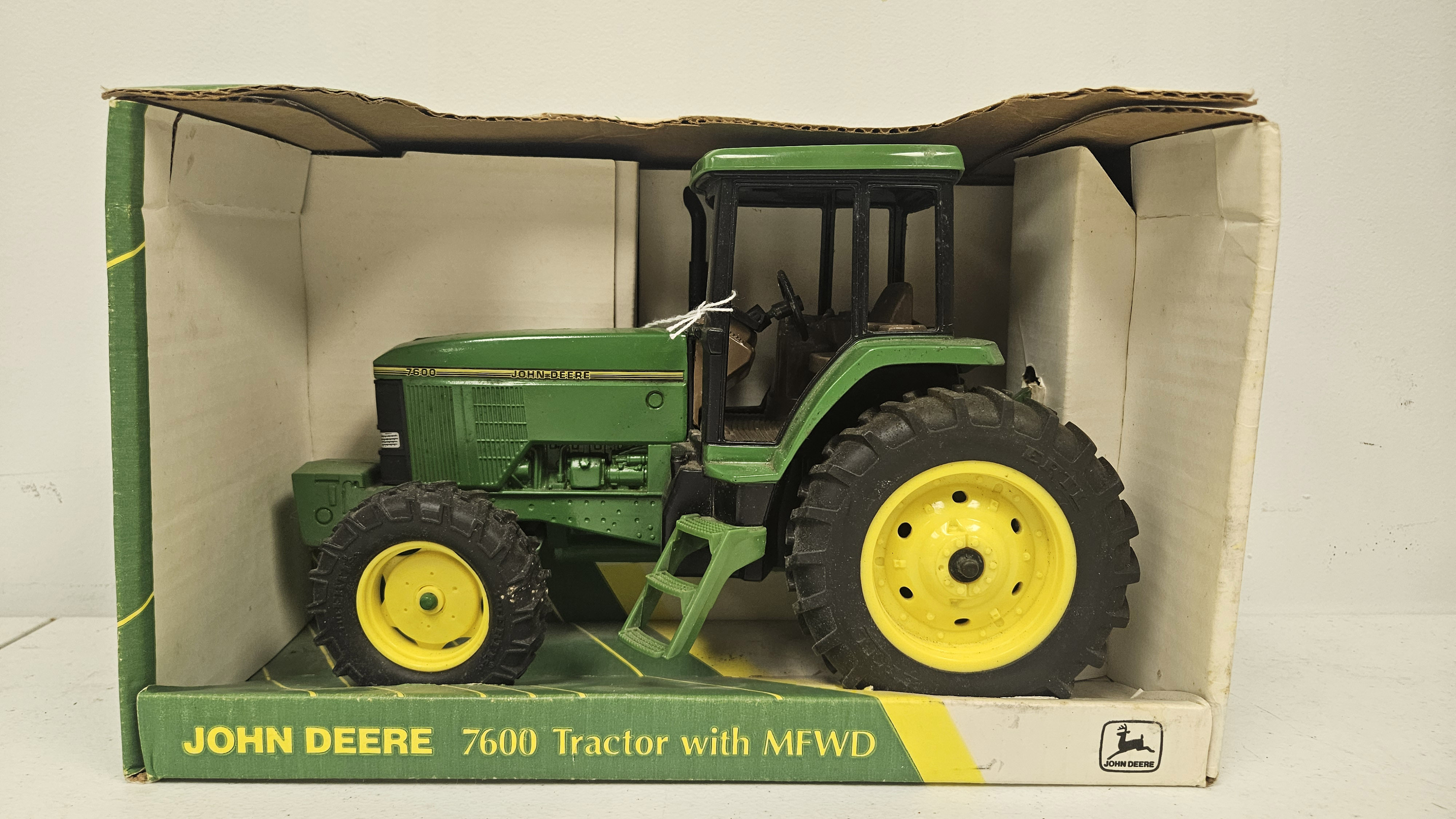 John Deere 7600 Tractor with MFWD