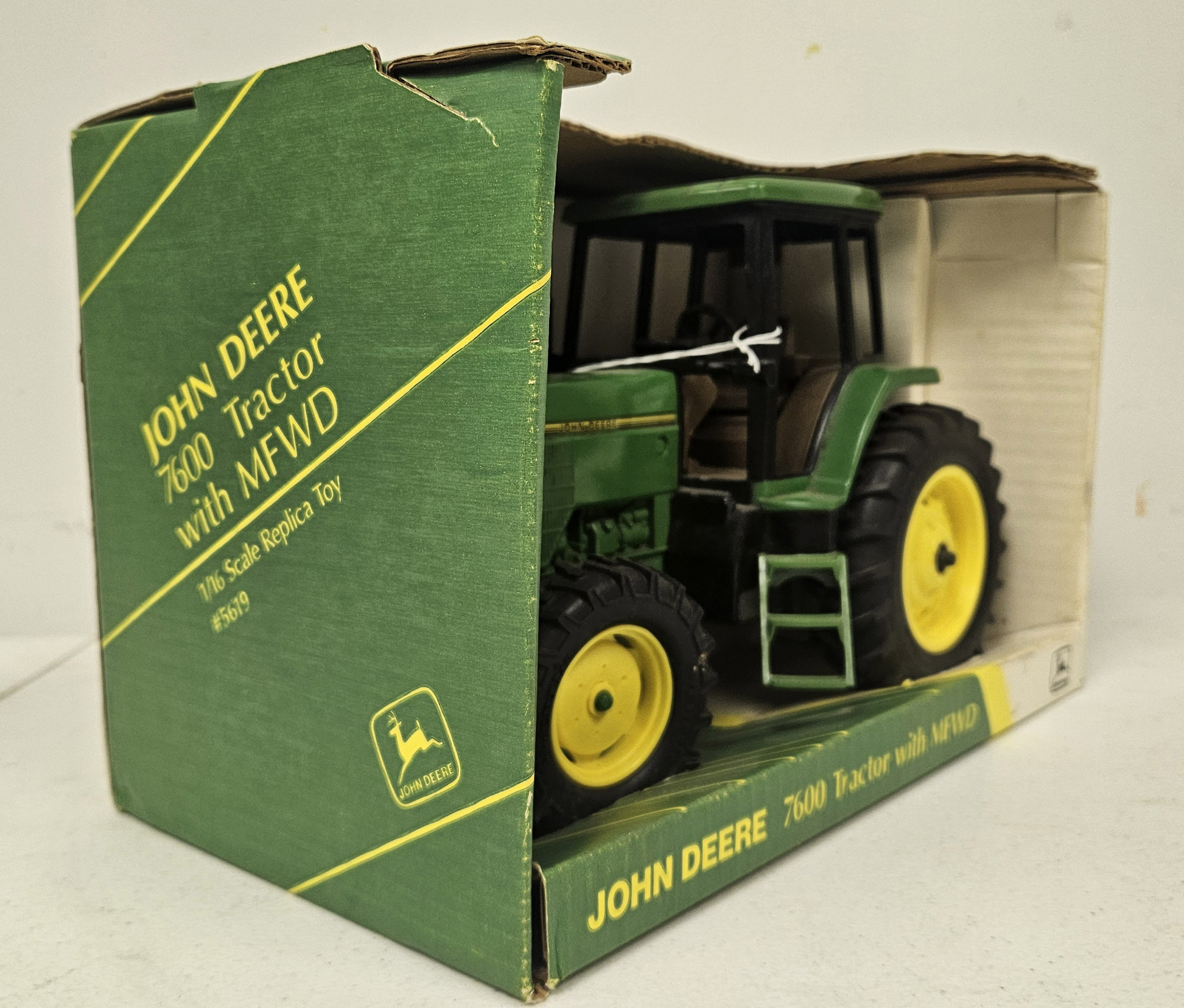 John Deere 7600 Tractor with MFWD