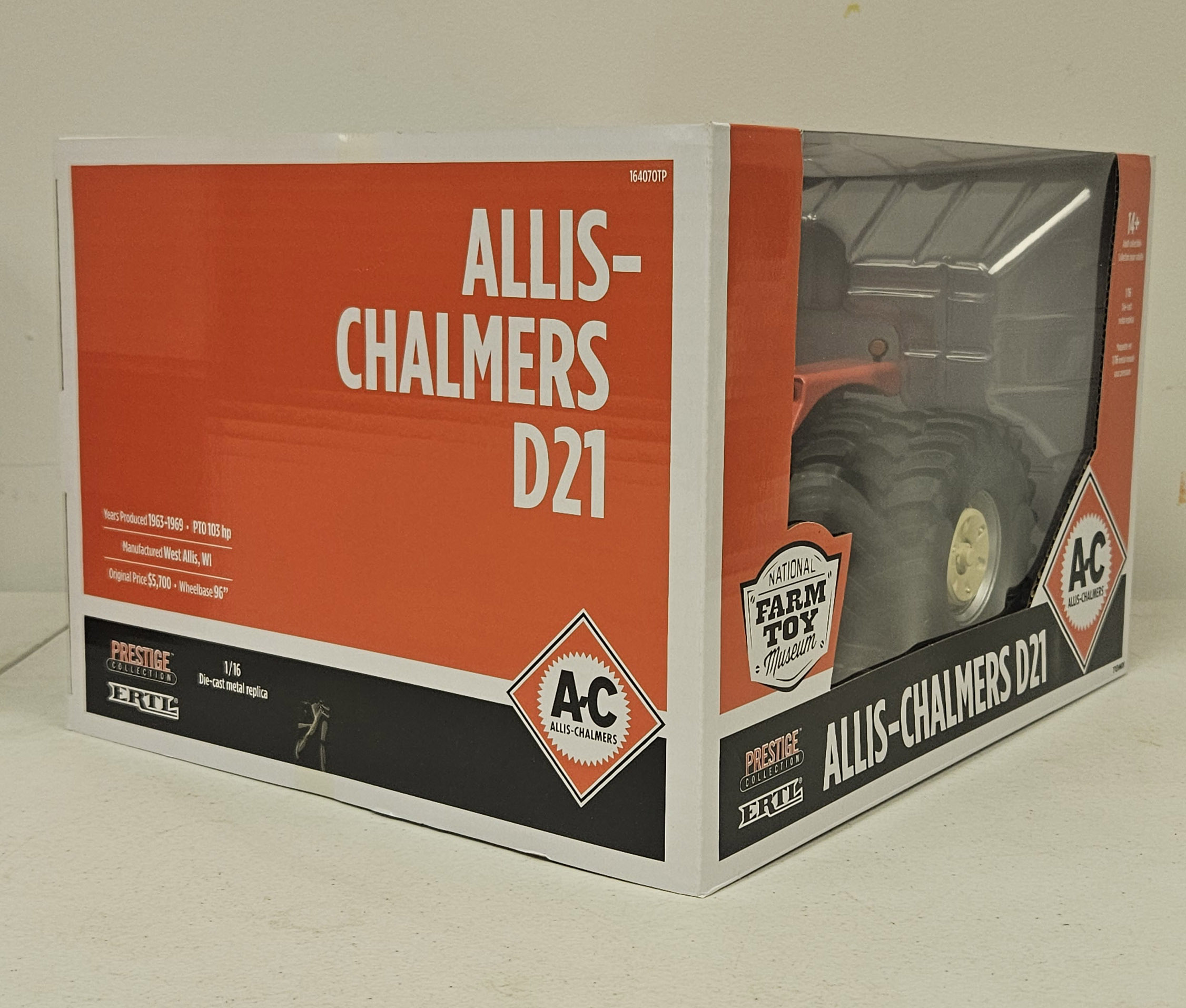 Allis Chalmers D21 Tractor