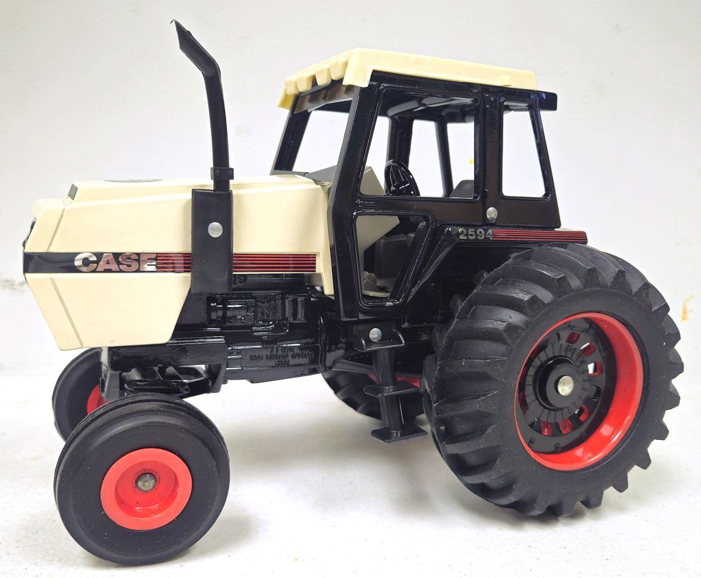 Lot 5150: J. I. Case 2594 Tractor with Cab