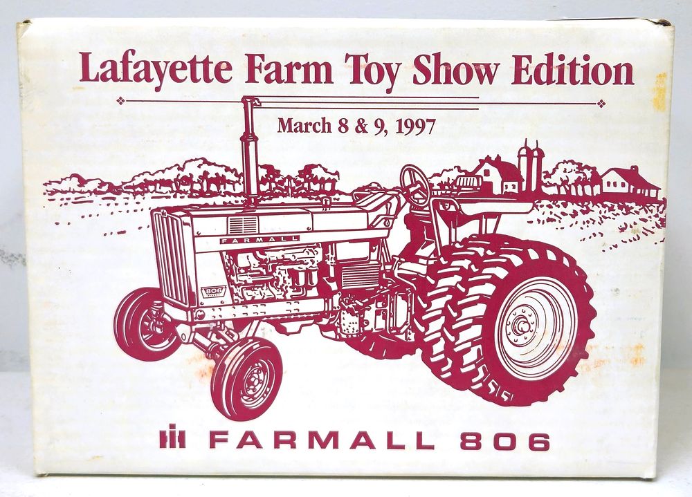 Lot 5153: Farmall WF 806 Tractor