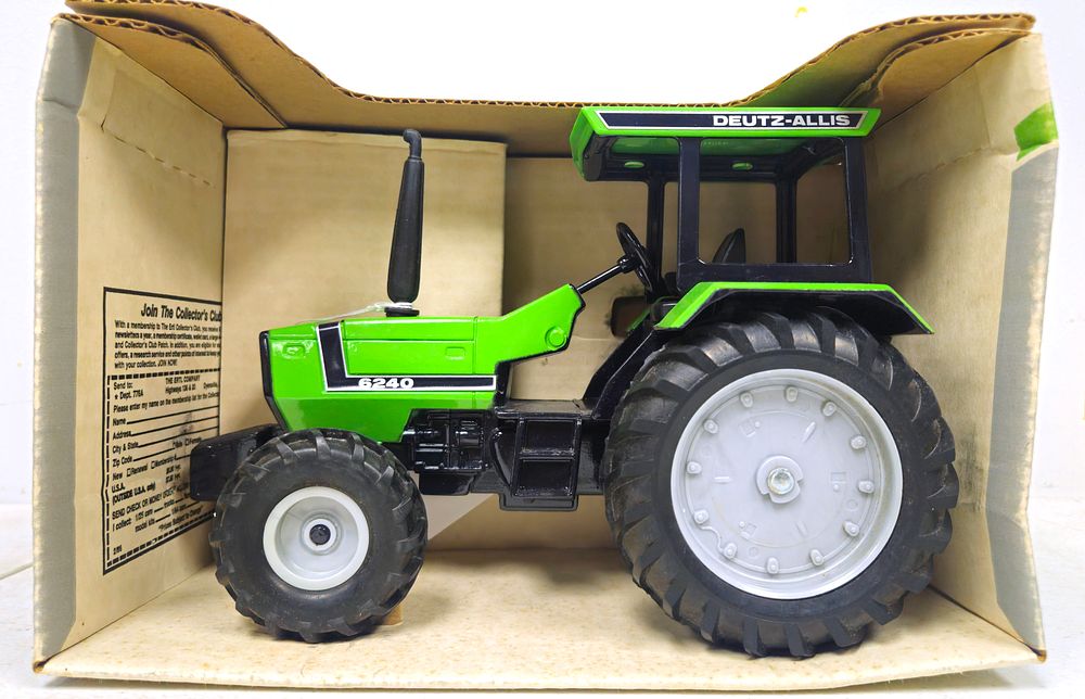 Lot 5186: Deutz-Allis 6240 Tractor