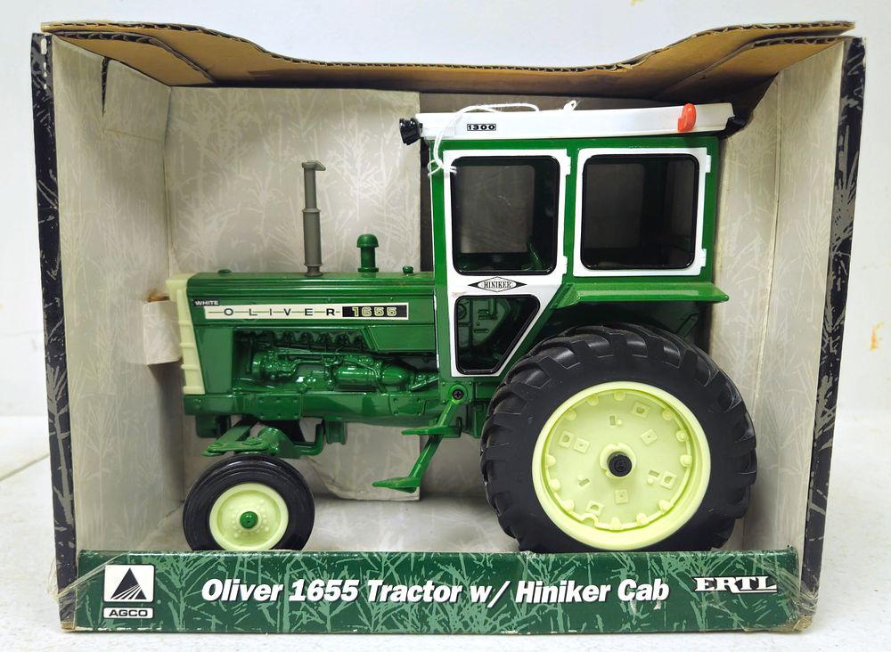 Lot 5189: Oliver 1655 Tractor with Hiniker Cab