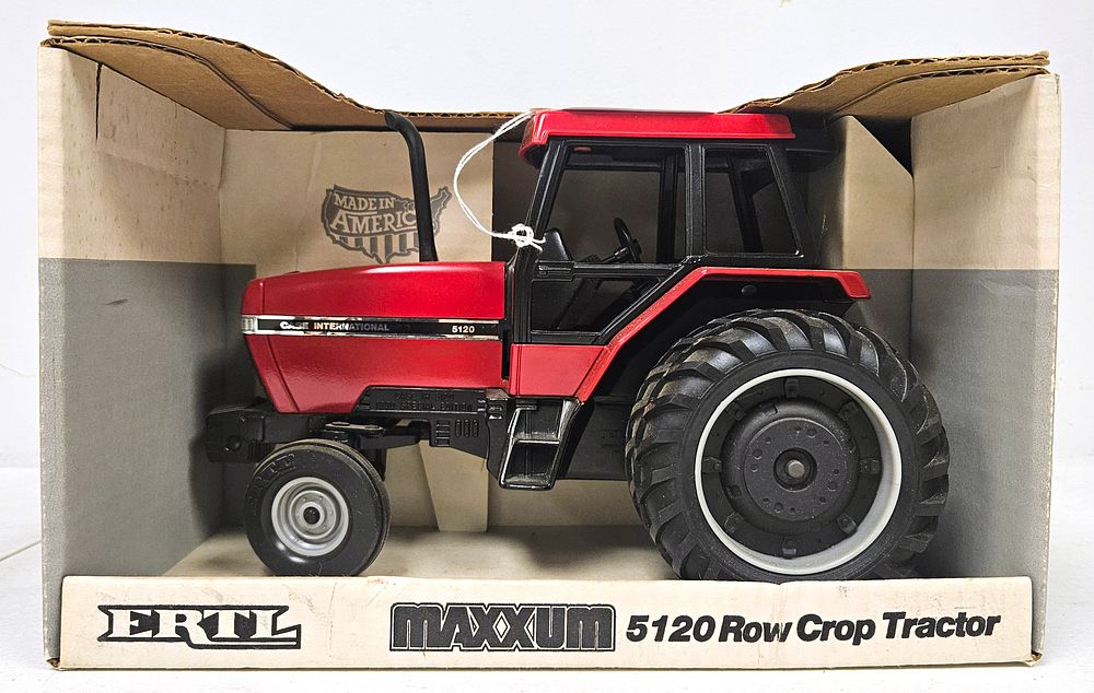 Lot 5195: Case International Maxxum 5120 Row Crop Tractor