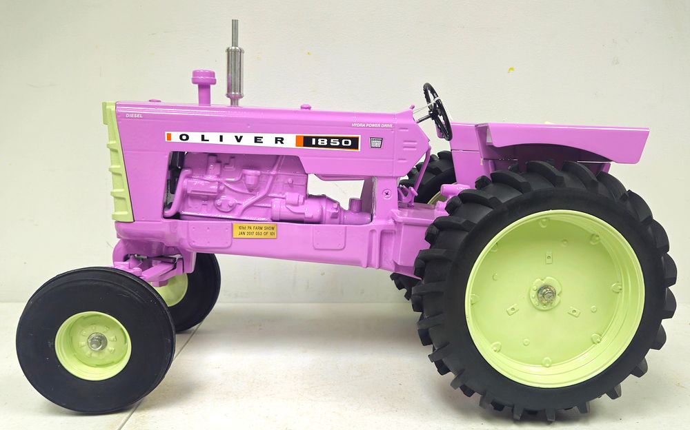 Lot 5232: 1/8 Scale Purple Oliver WF 1850 Diesel Tractor