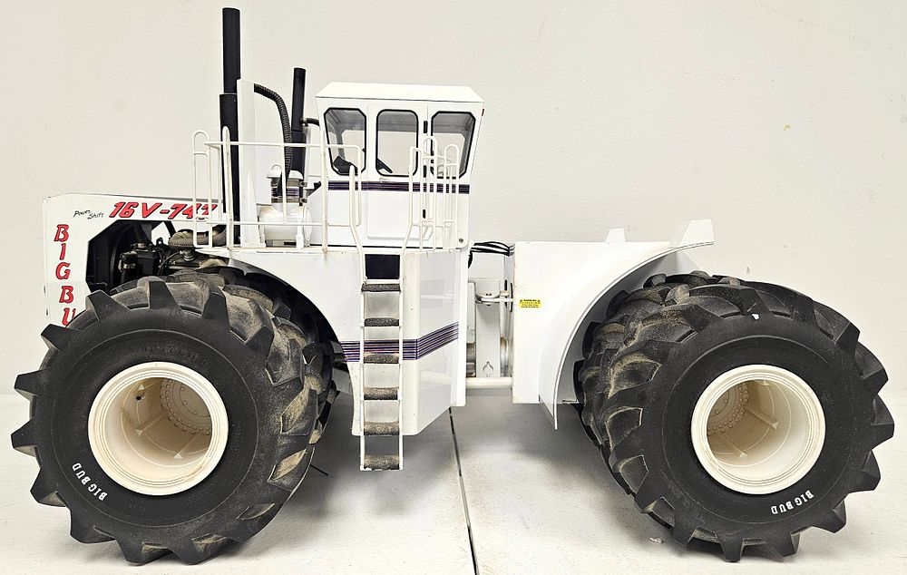 Lot 5235: DCP Big Bud 16V-747 4WD Tractor / Mover