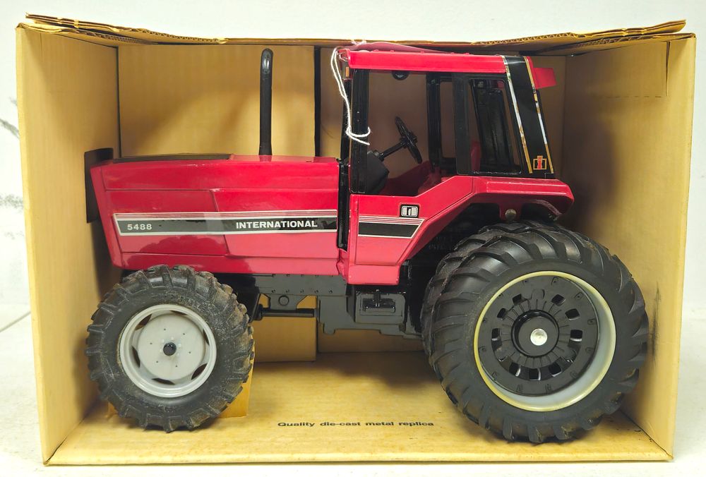 Lot 5255: International 5488 All Wheel Drive Assist Tractor