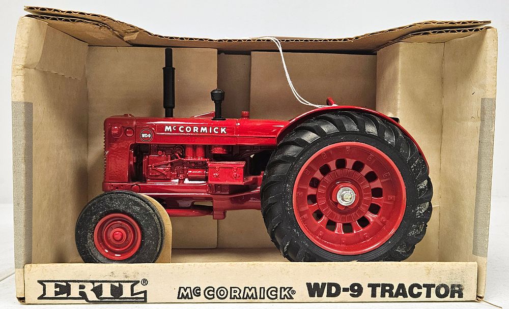 Lot 5257: McCormick WD-9 Tractor
