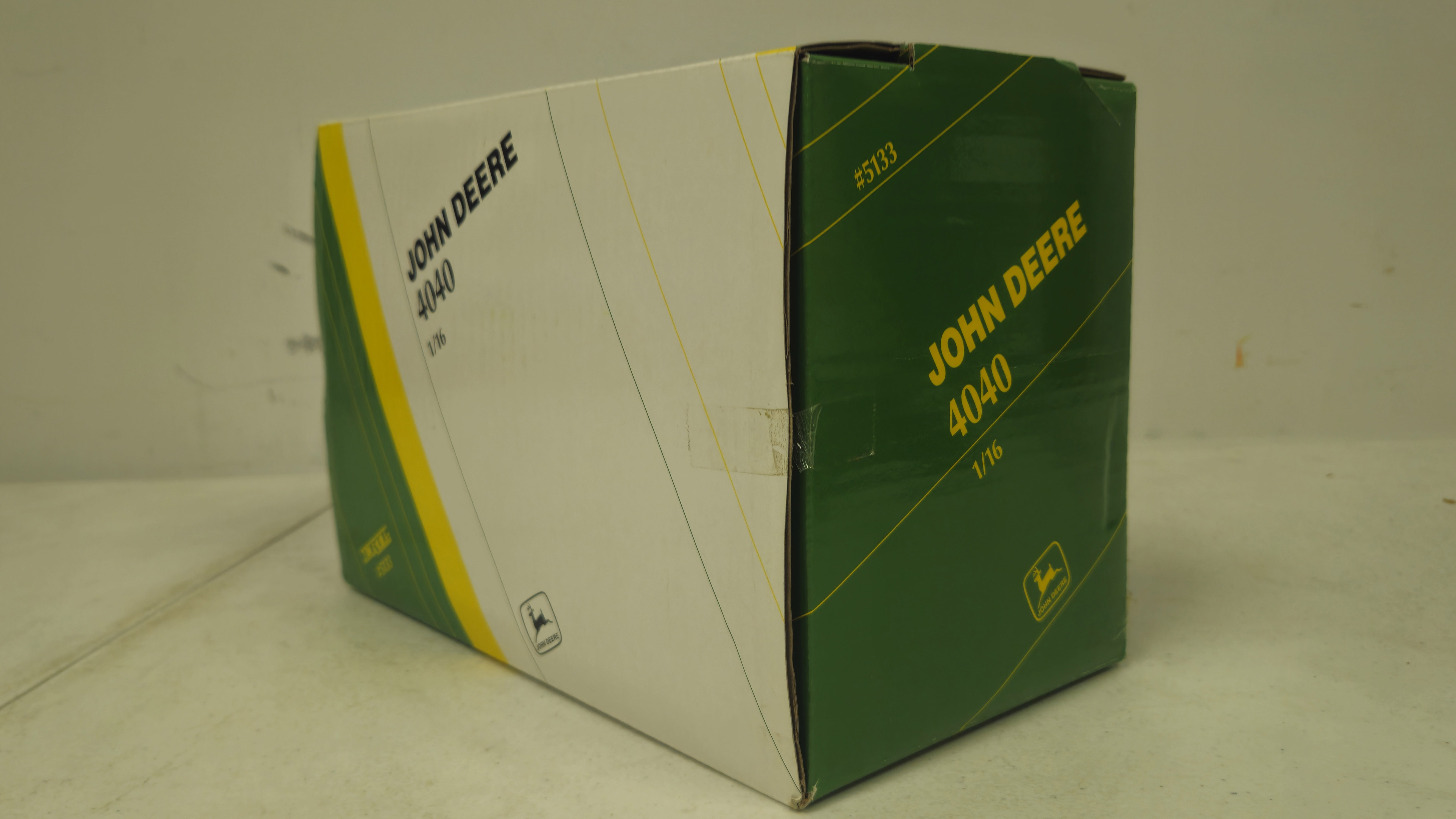 John Deere WF 4040 Tractor