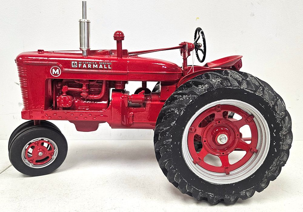 Lot 5271: 1/8 Scale McCormick Deering M NF HD Tractor