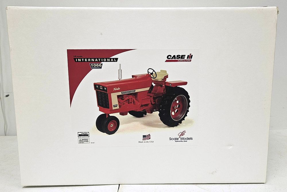 Lot 5288: 1/8 Scale Case International NF 1066 Turbo Tractor