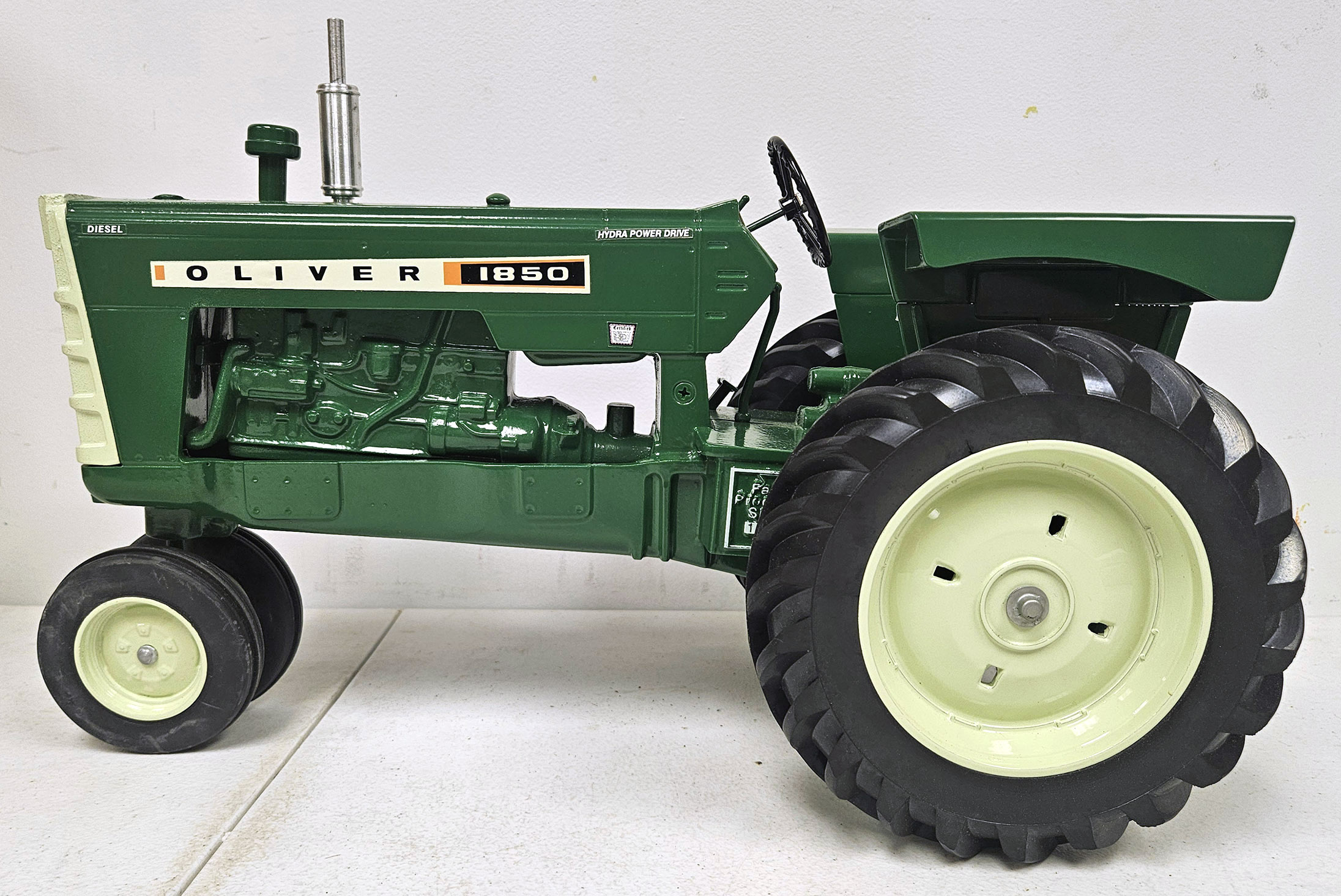 1/8 Scale Oliver 1850 NF Tractor