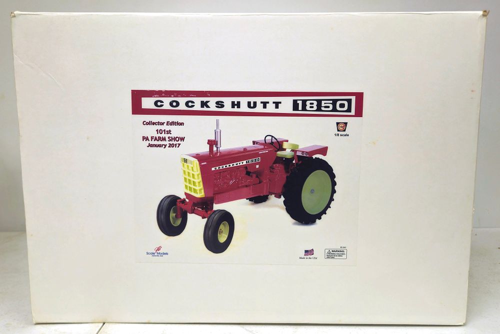 Lot 5293: 1/8 Scale Cockshutt 1850 WF Tractor