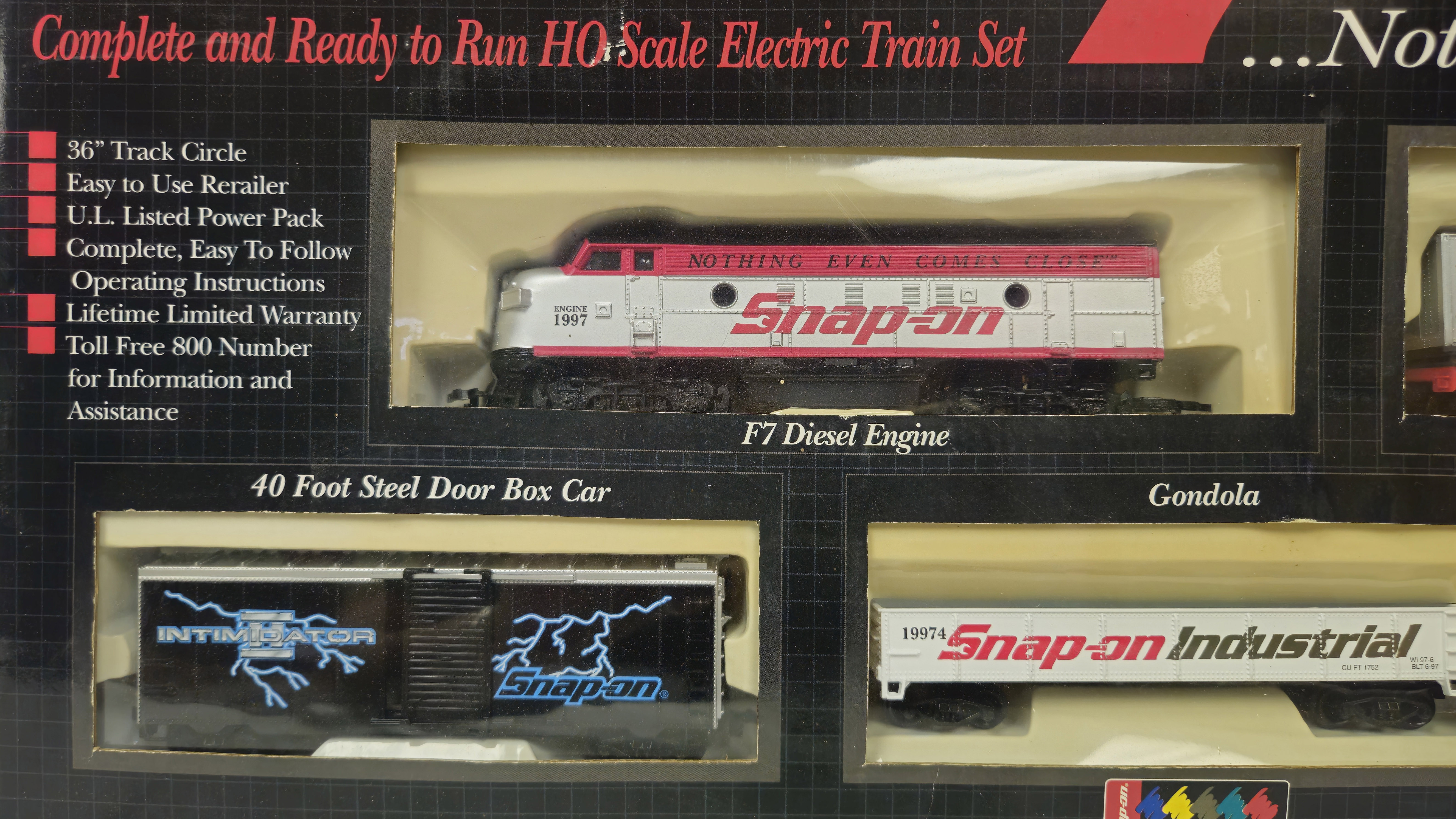 SnapOn HO Scale Electric Train Set