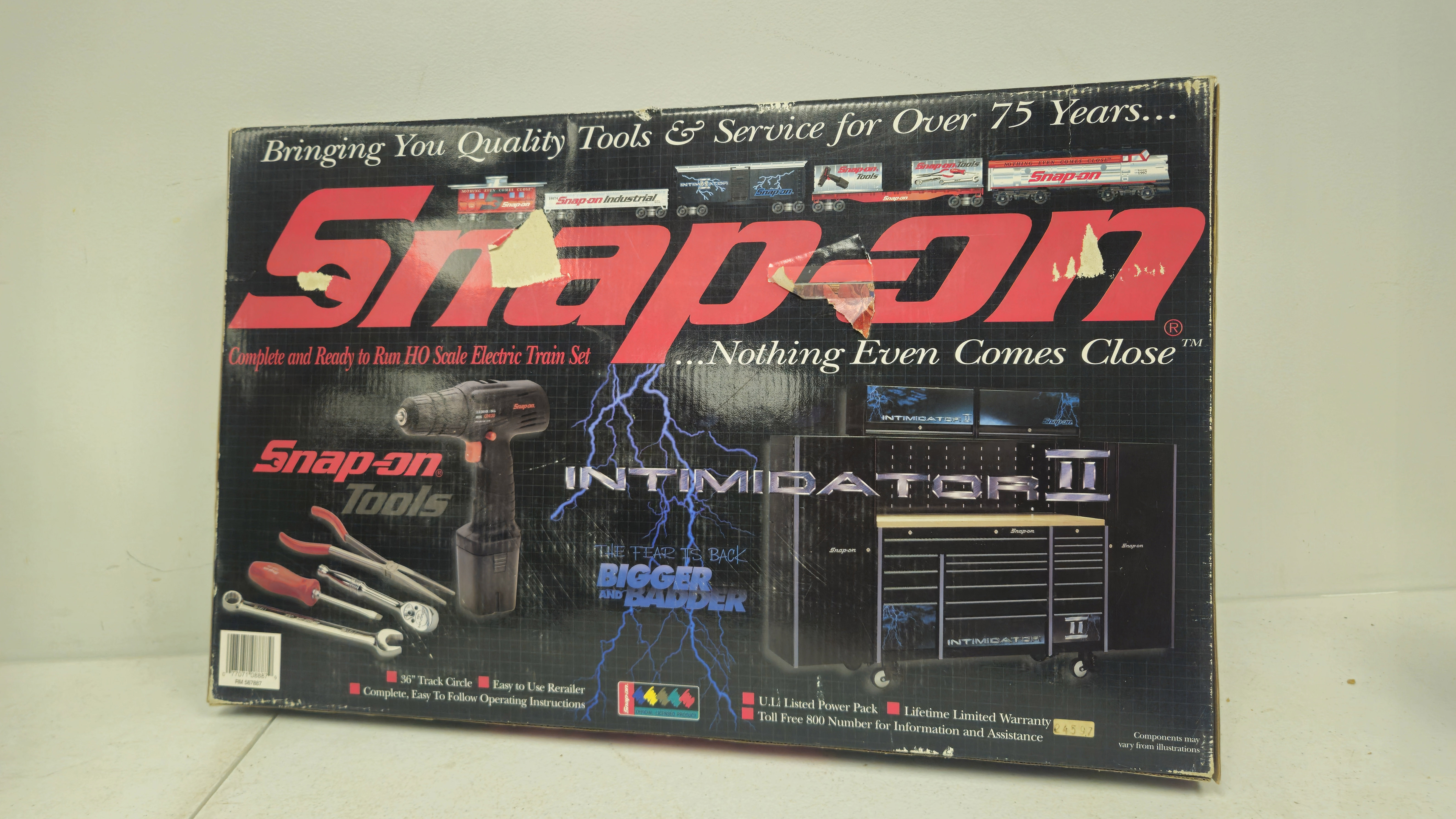 SnapOn HO Scale Electric Train Set