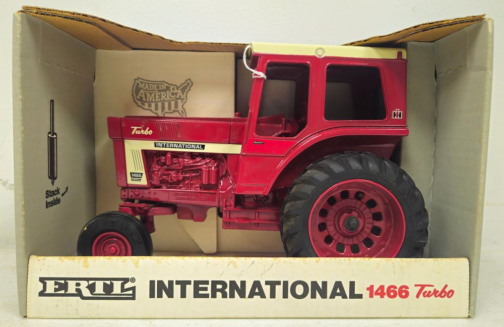 Lot 5301: International WF 1466 Turbo Tractor