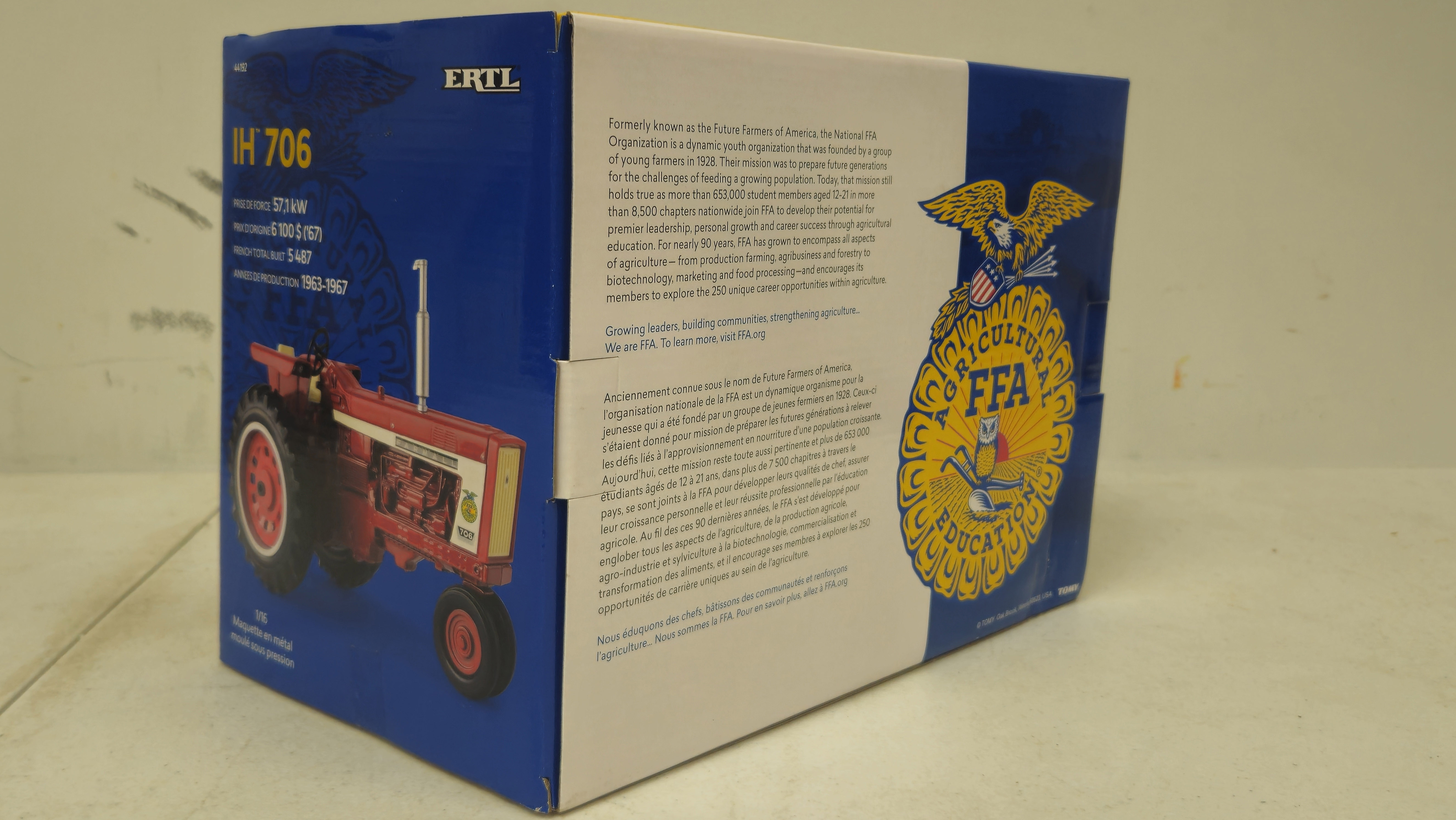 IH 706 NF Tractor