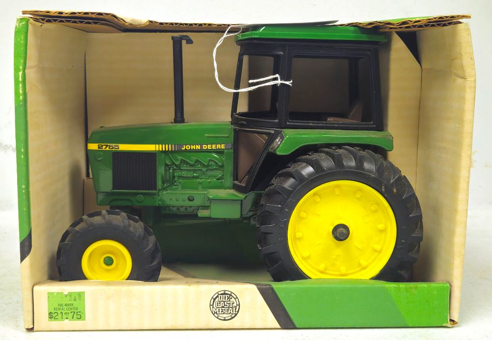 Lot 5330: John Deere WF 2755 Utility Tractor