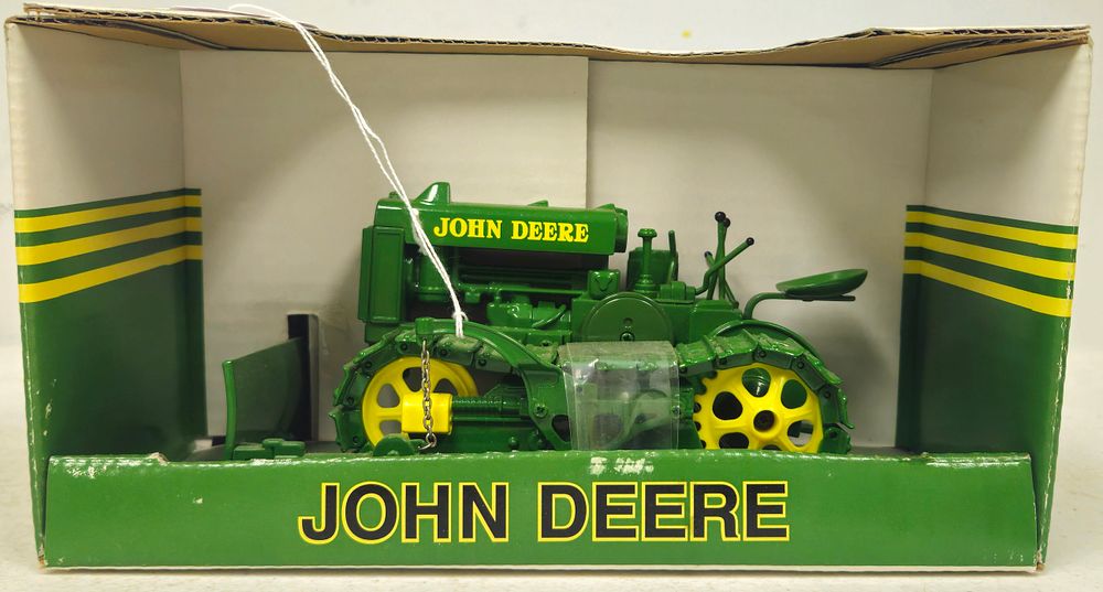 Lot 5336: John Deere Lindeman Crawler with Blade