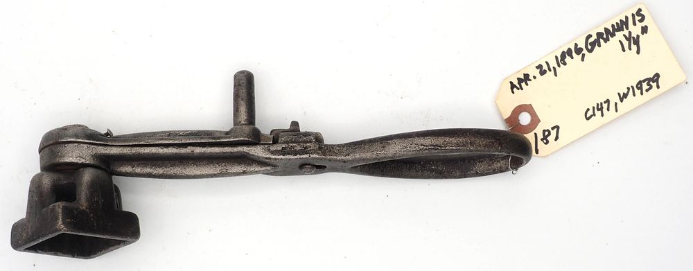 Lot 187: 9''L Grannis, 1¼" socket