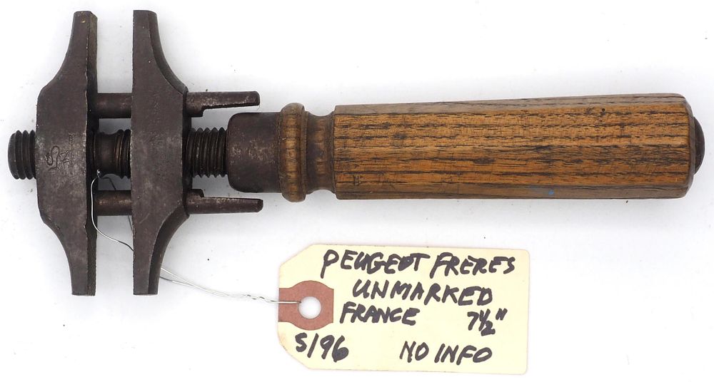 Lot 196: 7.5''L Peugeot French buggy wrench