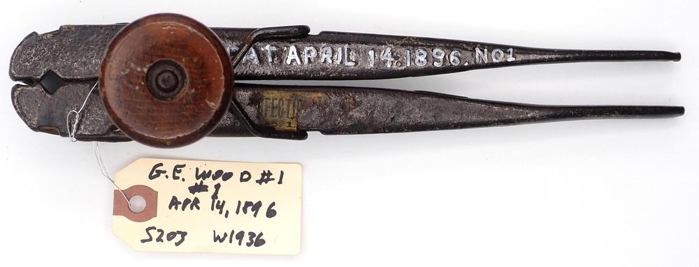 Lot 203: 9.75''L G.E. Wood No. 1