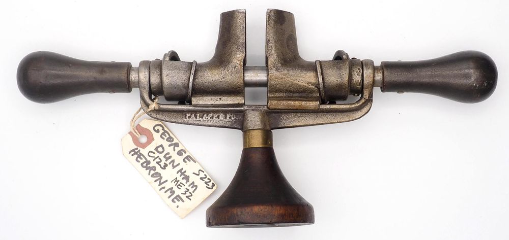 Lot 207: 12.5''L George Dunham carriage axle wrench