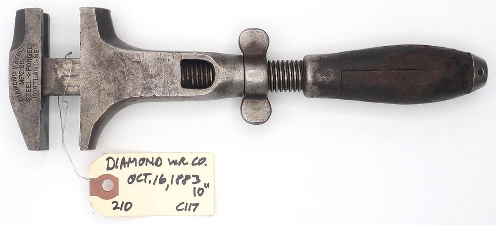 Lot 210: 10.125''L Diamond Wrench Mfg Co