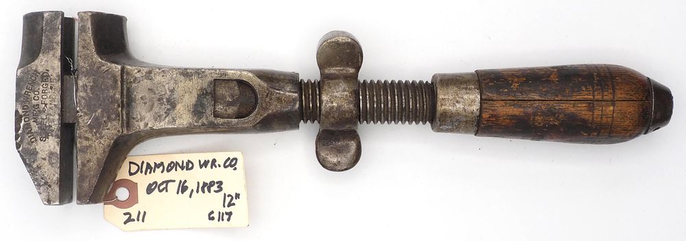 Lot 211: 11.75''L Diamond Wrench Mfg Co