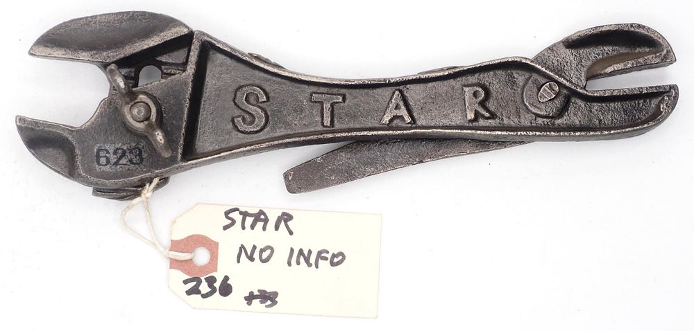 Lot 236: 8.5''L "Star" plier/wrench, very RARE!