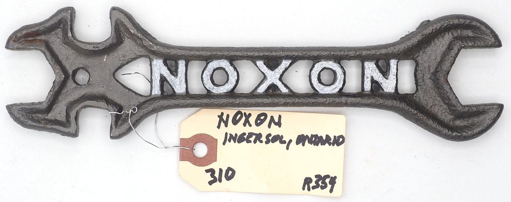 Lot 310: 8.25''L "Noxon"