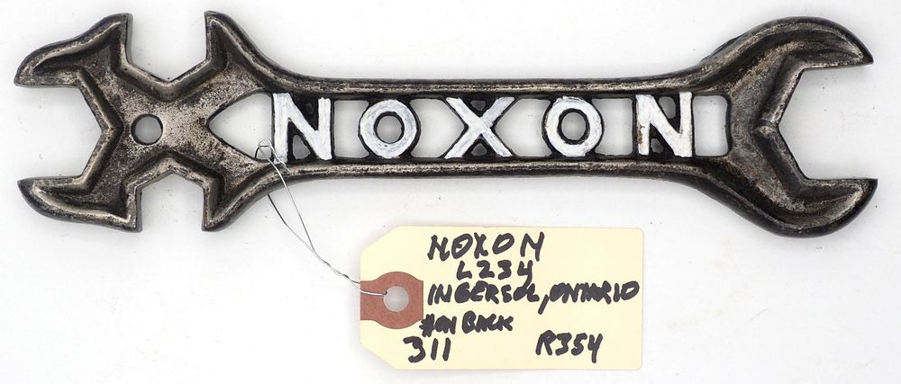 Lot 311: 8.25''L "Noxon"