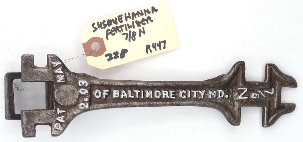 Lot 328: 8.75''L "Sesquehanna Fertilizer Co"
