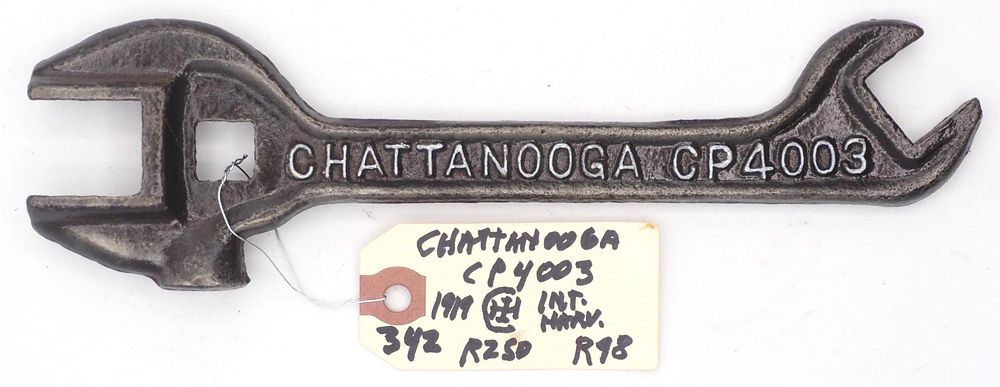 Lot 342: 8.75''L "Chattanooga"